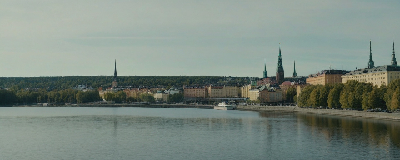 Stockholms skärgård i kvällsljus — den nordiska atmosfären som följer vår granskning av utländska casino sajter 2026.